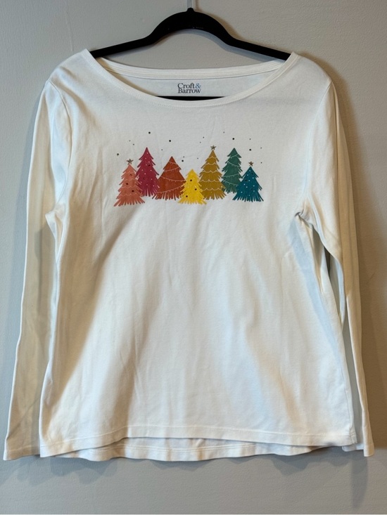 croft & barrow Tops - Croft & Barrow The Classic Tee Rainbow Christmas Tree Women's Medium 100% Cotton
